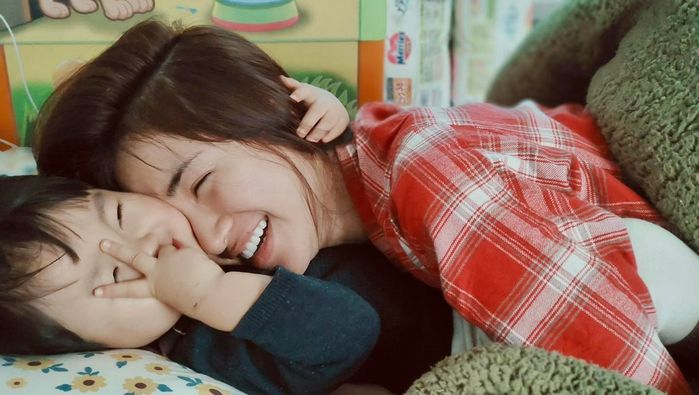Buổi sáng bình yên của Hòa Minzy và quý tử: Bo Thúi làm mẹ tan chảy