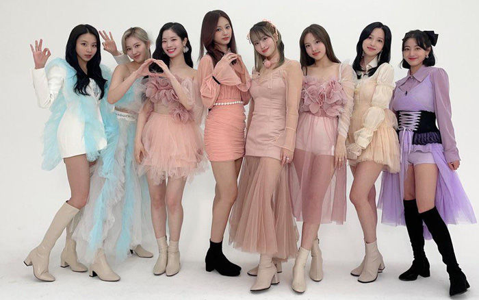 Các ông lớn Kpop có gì lạ: SM món gì cũng bán, YG chúa lười comeback