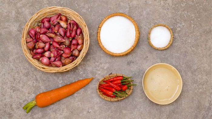 Cách phân biệt hành tím Việt với hành tím Trung Quốc để muối dưa ngon