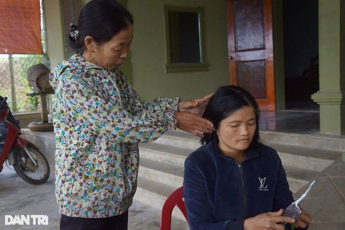 Cảm động chuyện người phụ nữ nuôi 8 con riêng của chồng hơn 15 năm