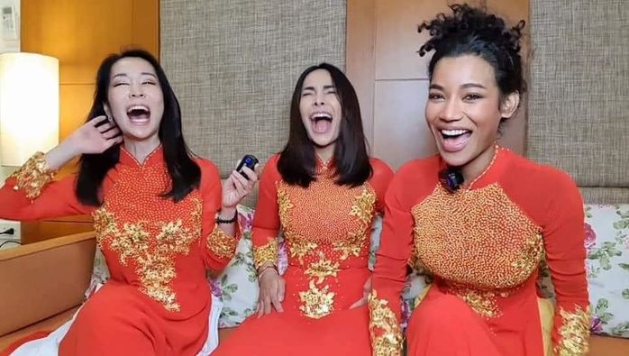 ''Nở mày nở mặt'' khi sao ngoại làm rạng danh áo dài Việt Nam