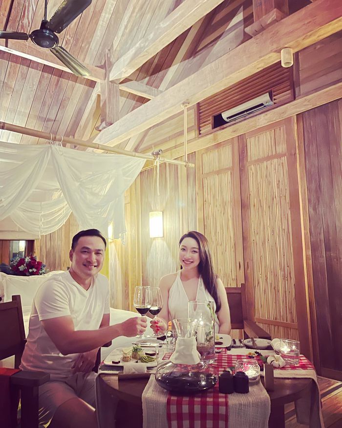 Con Chi Bảo: chào đời ngày đầu năm, được bố tặng siêu xe 21 tỷ