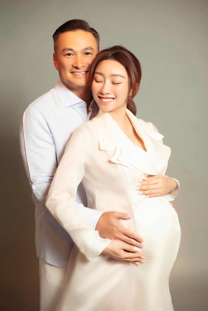 Con Chi Bảo: chào đời ngày đầu năm, được bố tặng siêu xe 21 tỷ