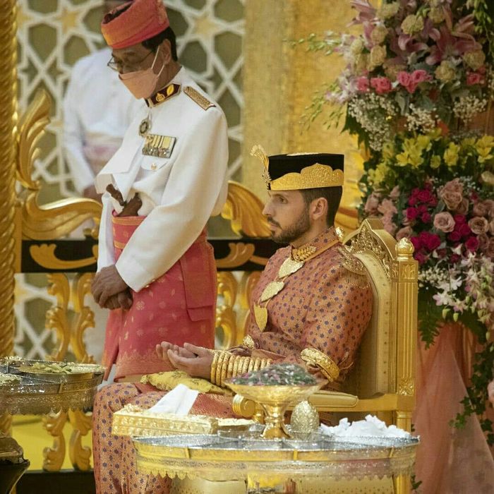 Công chúa kín tiếng hoàng gia Brunei tổ chức lễ cưới 10 ngày 10 đêm