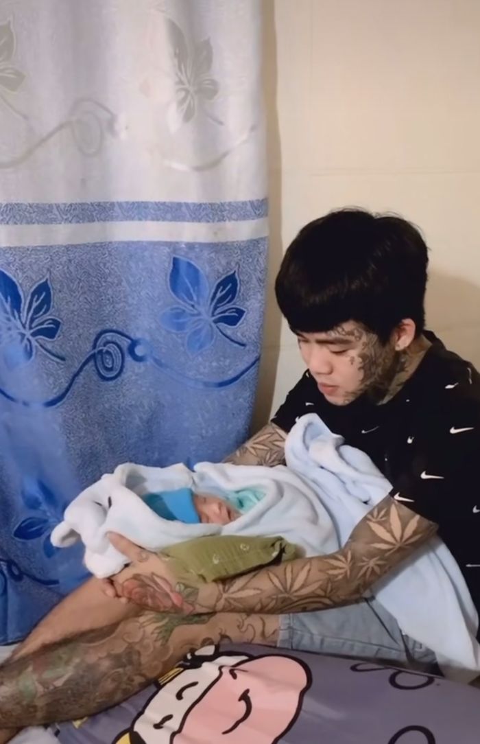 Cuộc sống hiện tại của chàng trai xăm kín mặt: Hạnh phúc bên vợ đẹp