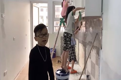 Vợ chồng thầy giáo tí hon sau 2 năm chung nhà: Mua được chung cư mới