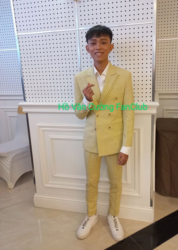 Hồ Văn Cường được Ngọc Sơn đỡ đầu: Chạy show không kịp nghỉ chân