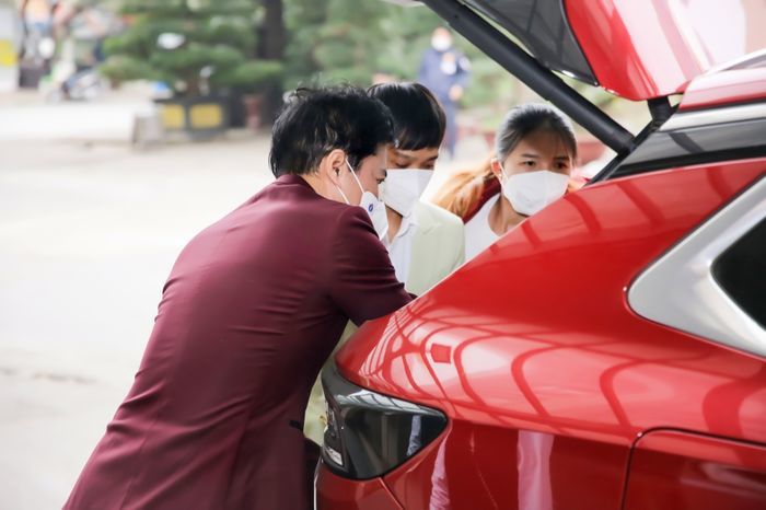 Đặc quyền hậu hĩnh của Hồ Văn Cường khi được danh ca Ngọc Sơn đỡ đầu