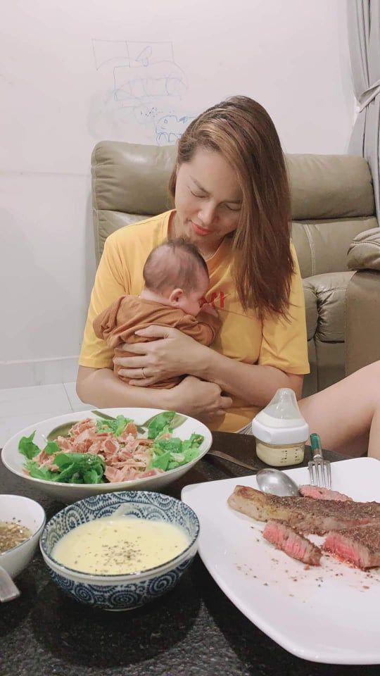 Diễm Châu: vừa ăn vừa ru con đến chốt đơn đều nhẹ tênh