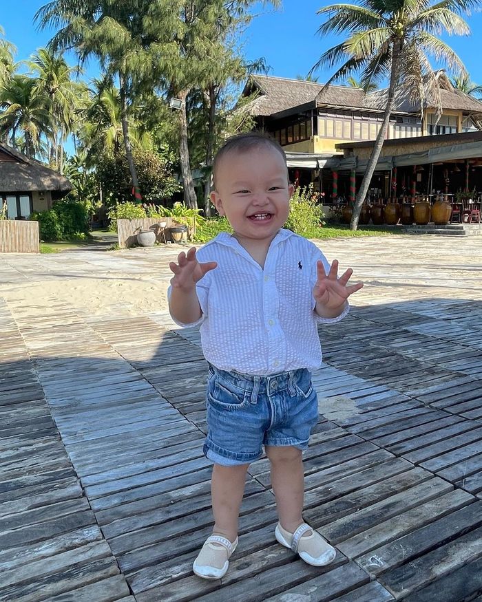 Gu thời trang Lisa - Leon: nhỏ đồng điệu, lớn bắt đầu có gu riêng