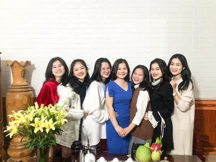 Nghệ An - Hà Tĩnh khoe sinh con gái một bề, có nhà tận 10 công chúa
