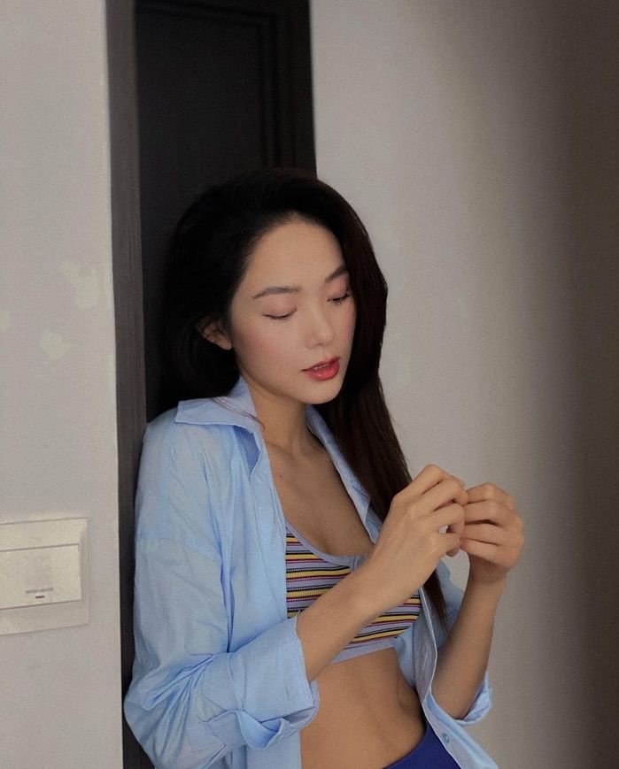 Học Minh Hằng giữ eo con kiến: Không chỉ tập mà còn uống nước thần
