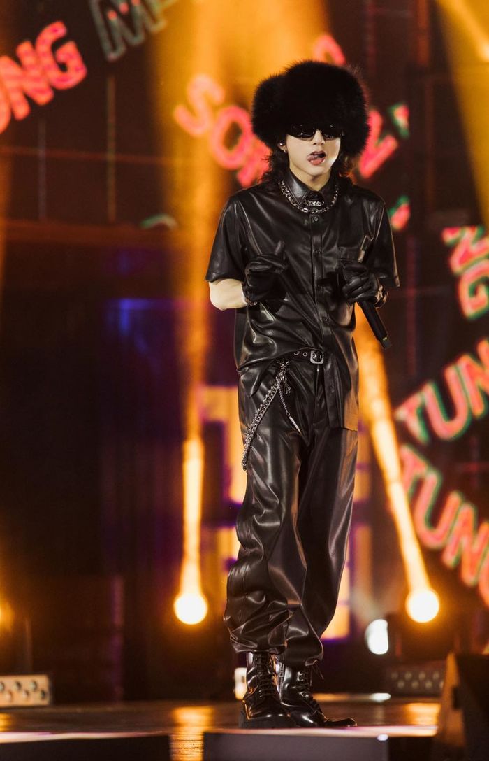 Hương Giang và Sơn Tùng diện outfit giá khủng chỉ để đi ăn tối