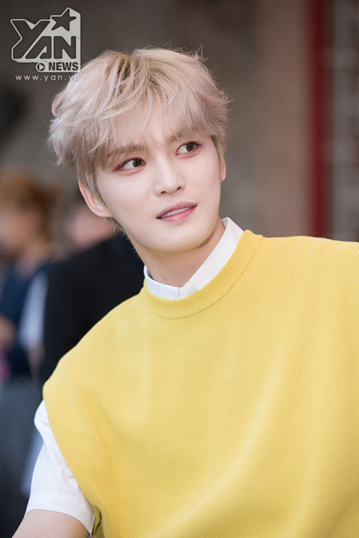 Idol dù không phải bias bạn cũng phải gật gù công nhận đẹp trai