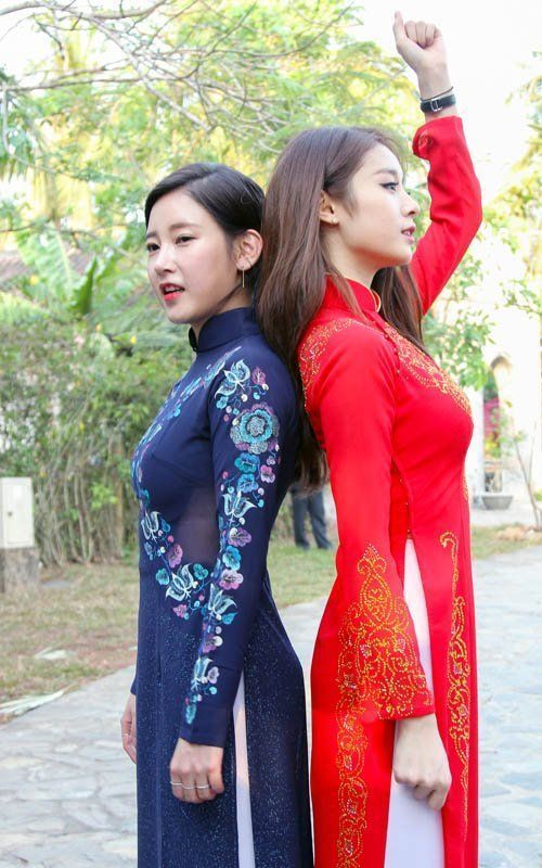 ''Nở mày nở mặt'' khi sao ngoại làm rạng danh áo dài Việt Nam