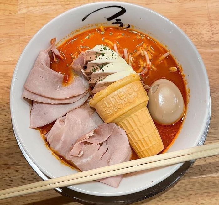 Ăn kem cùng mì ramen Tom Yum có bị sao không?