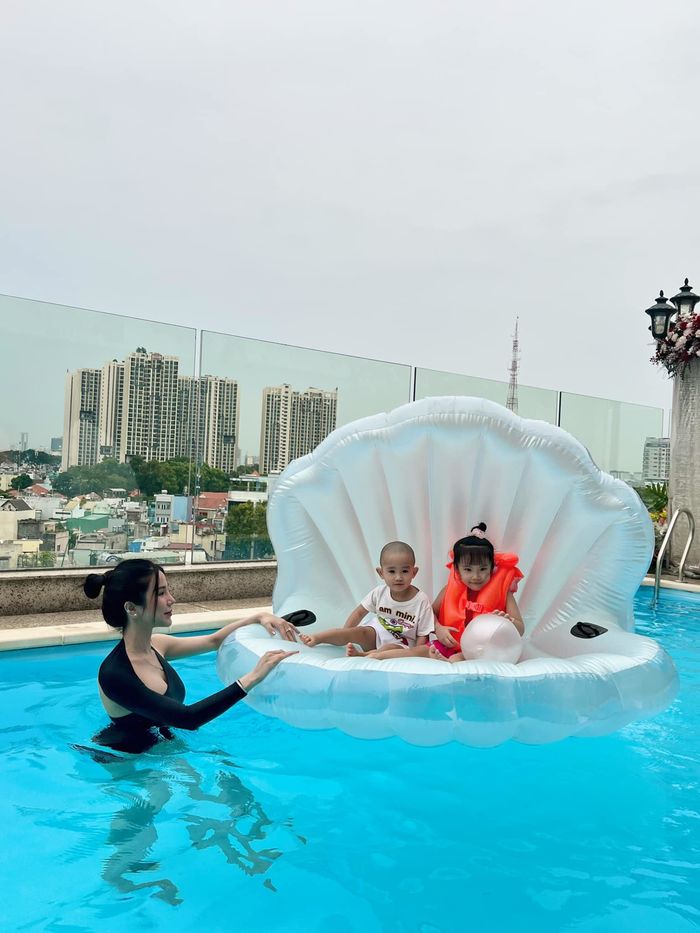 Ngô Mai Trang động viên Diệp Lâm Anh sau hôn nhân đổ vỡ