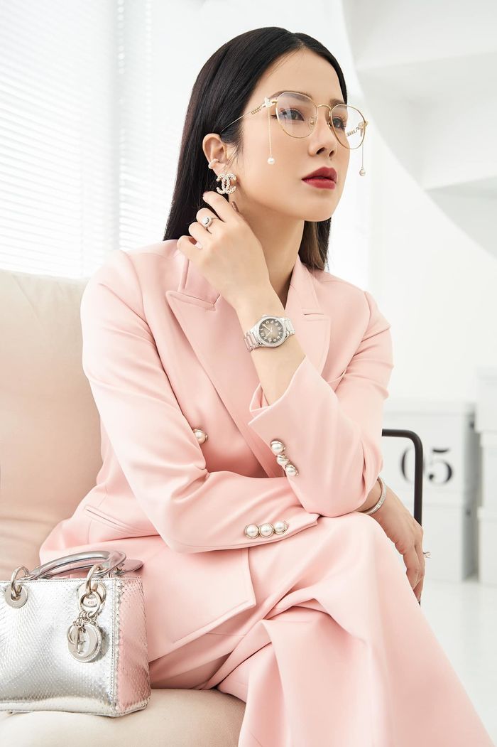 Ngô Mai Trang động viên Diệp Lâm Anh sau hôn nhân đổ vỡ