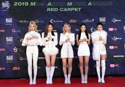 Knet tố ITZY đạo nhái BLACKPINK: Mặc quần mặc áo cũng là đạo hả?