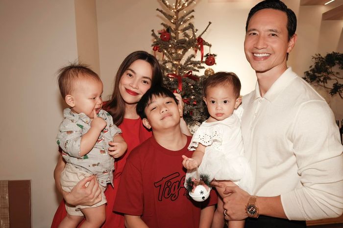 Lisa mê anh hai Subeo như điếu đổ: Làm gì cũng có đôi
