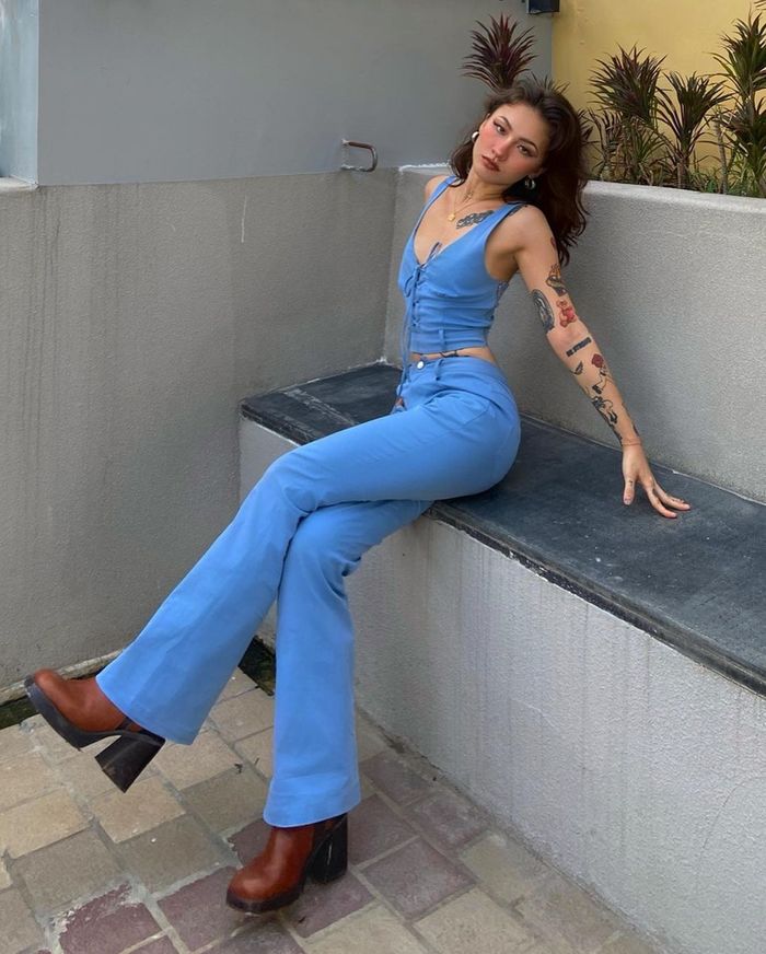Cô gái mượn đồ của ngoại biến hóa chất lừ như fashionista chính hiệu