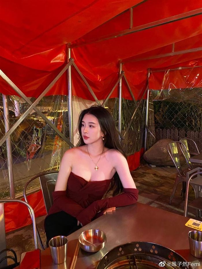 Hotgirl nghi là người mới của Huỳnh Hiểu Minh: Kém tới 18 tuổi