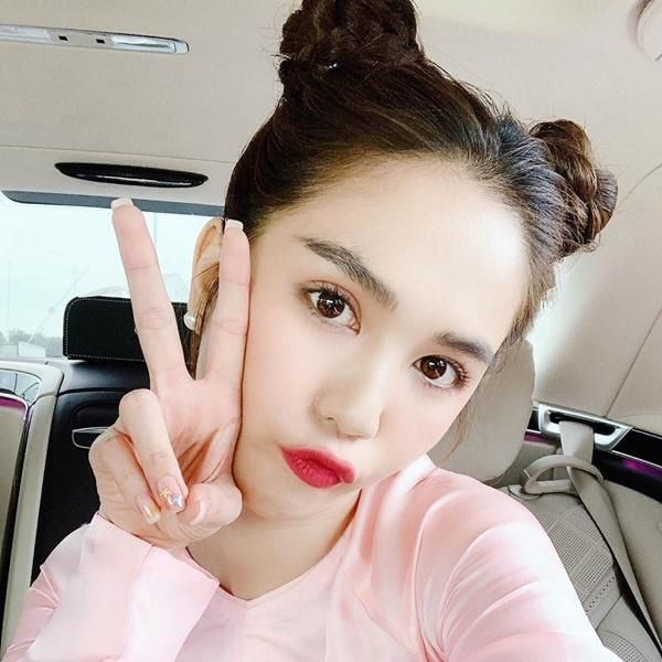 Mỹ nhân Việt trẻ ra 10 tuổi nhờ kiểu tóc Na Tra: Hồ Ngọc Hà như gái 18