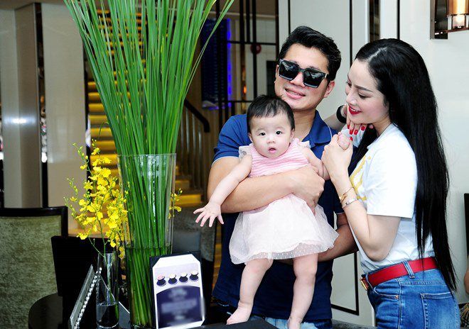 Những cuộc hôn nhân đổ vỡ tiếc nuối: Lâm Khánh Chi làm mẹ đơn thân