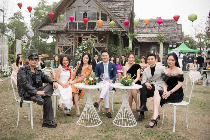 Hơn 2 tháng hậu đóng máy Hương Vị Tình Thân: Long ôm Nam ngọt ngào