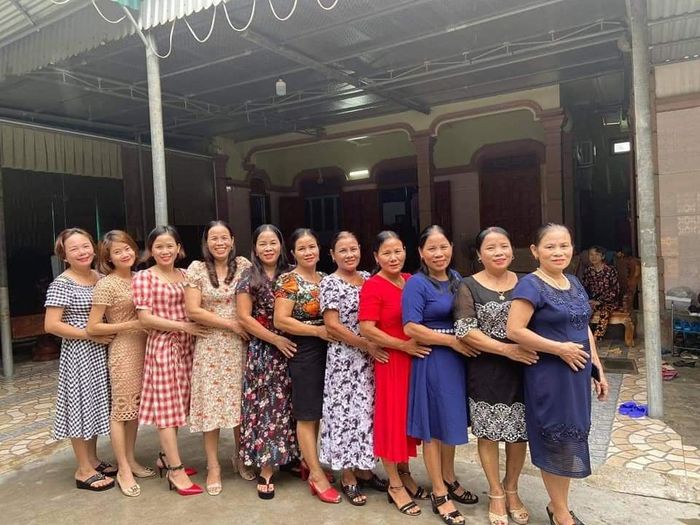 Nghệ An - Hà Tĩnh khoe sinh con gái một bề, có nhà tận 10 công chúa