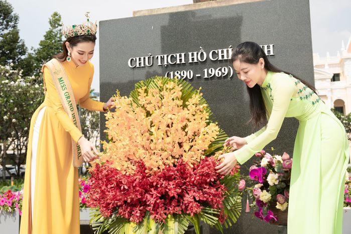 Thùy Tiên thần thái sang chảnh nhưng não cá vàng đi nhầm xe