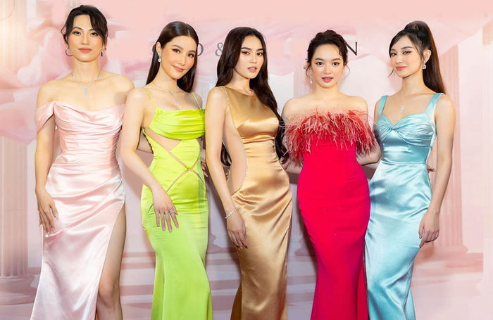 Những chiếc váy xẻ bất tận bên mạn sườn của mỹ nhân Việt