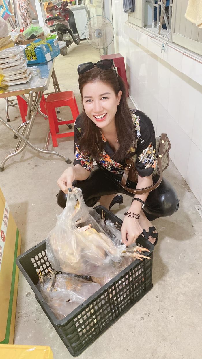 Phản ứng của sao khi đồng nghiệp được minh oan: Vy Oanh vui như Tết