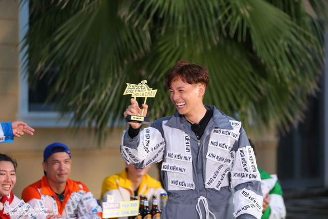Sao chân ướt đi thi: Ngô Kiến Huy thành quán quân Running Man Vietnam