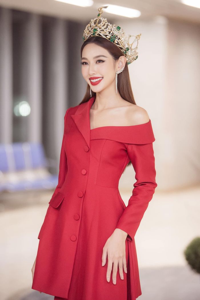 Sao Việt đồng loạt diện váy đỏ dịp cận Tết: Lệ Quyên nhan sắc khác lạ