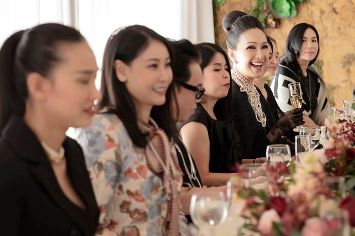 Sao Việt dự tiệc Đỗ Mạnh Cường ở Mỹ: Diễm My trẻ trung ở tuổi U60