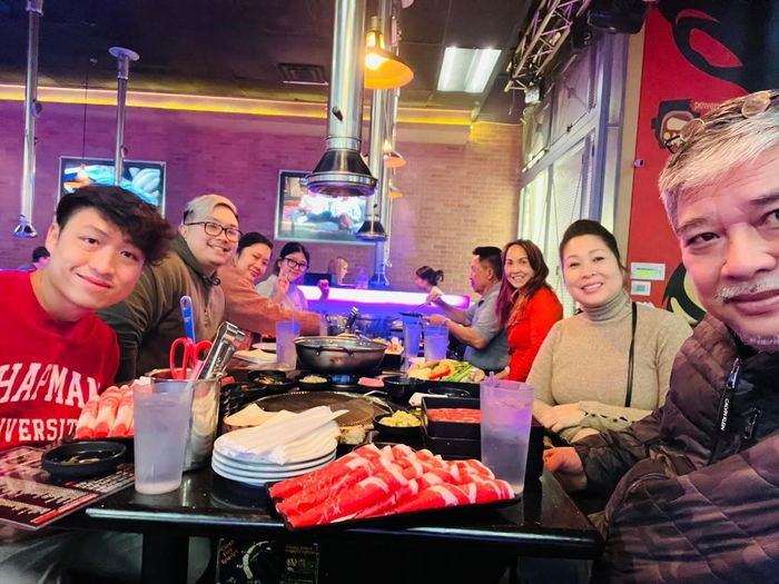 Sao Việt ngược xuôi đón Tết: Người sang nước ngoài, người hồi hương