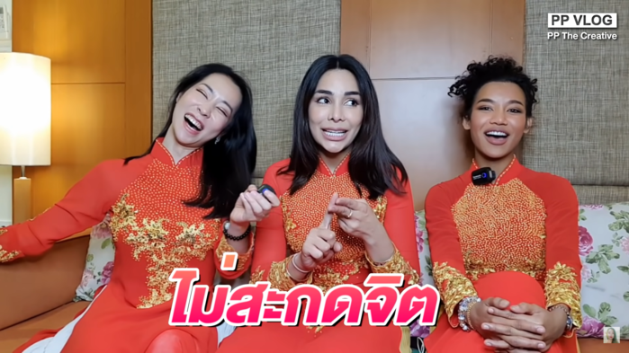 ''Nở mày nở mặt'' khi sao ngoại làm rạng danh áo dài Việt Nam