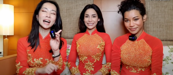 ''Nở mày nở mặt'' khi sao ngoại làm rạng danh áo dài Việt Nam