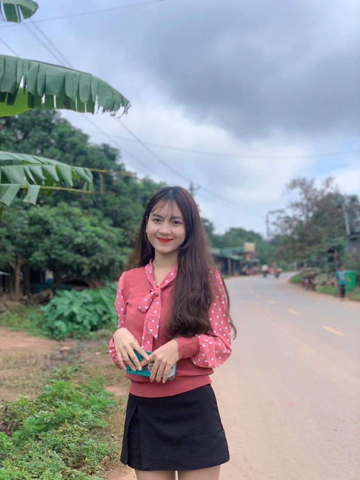 Sơn nữ Pa Kô gây sốt mạng nhờ vẻ đẹp trong trẻo: Từ cấp 3 đã đóng phim