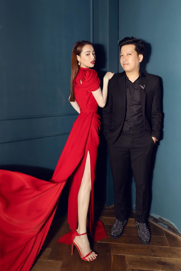 Style đối lập của vợ chồng Trường Giang - Nhã Phương