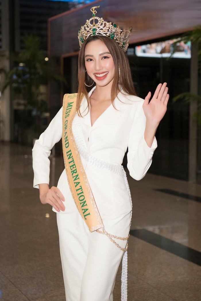 Tâm lý như ba Thùy Tiên: mua bánh bông lan trứng muối đãi con gái