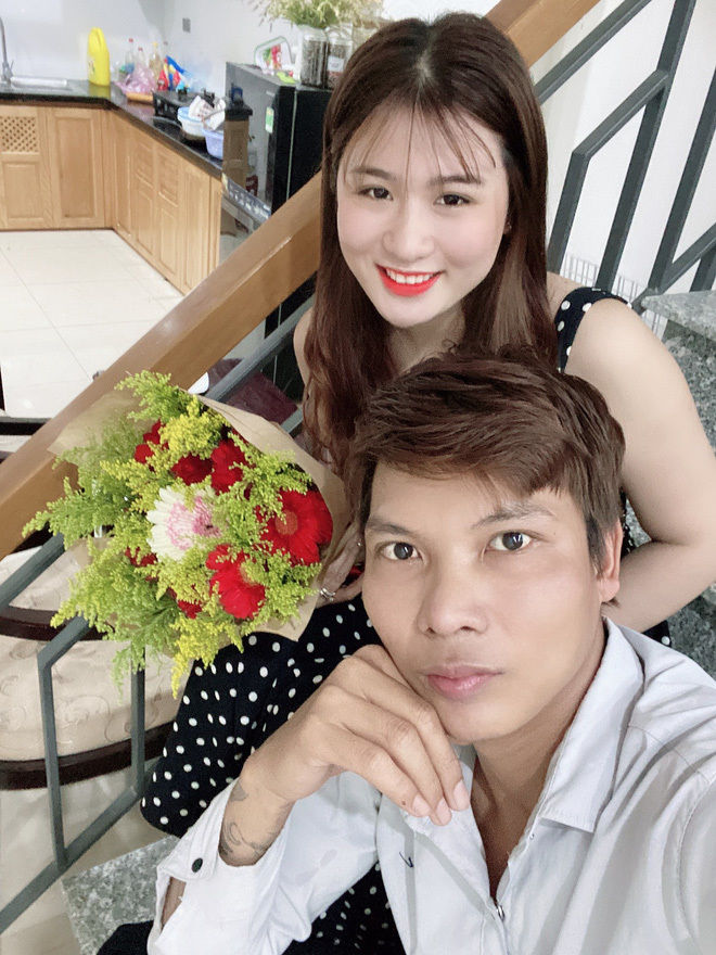 Thương vợ như Lộc Fuho: Luộc tôm cua tẩm bổ, cho vợ đứng tên xế hộp