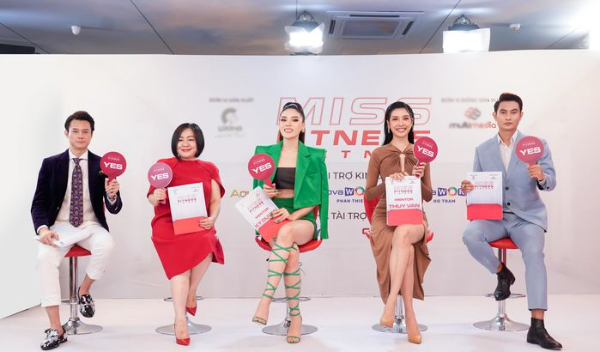 Thí sinh Lê Bống nhận được cả 5 bảng “Yes” từ ban giám khảo