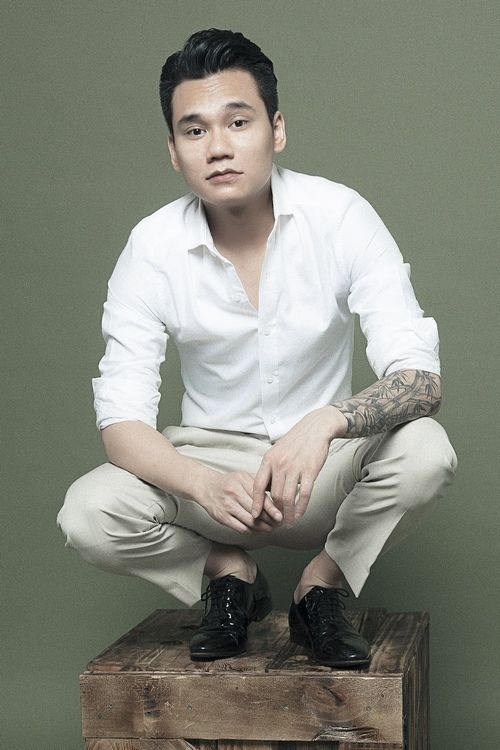 Từng bán xăng, giờ Khắc Việt giàu đến độ Tuấn Hưng vay 1 tỷ còn kêu ít
