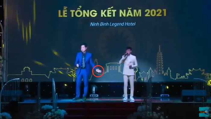Hồ Văn Cường vừa trở lại đã quên lời khi trình diễn ca khúc Lòng Mẹ