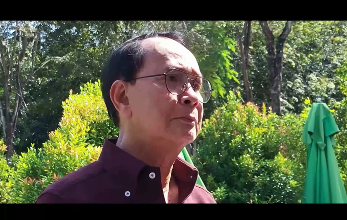 Xúc động khoảnh khắc Thanh Điền đến thăm mộ cố NSƯT Thanh Kim Huệ
