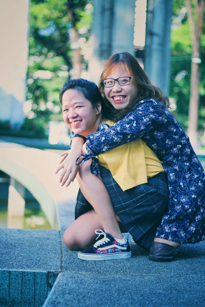 Cô gái đi bằng đầu gối trở thành giảng viên: Nỗ lực được đền đáp