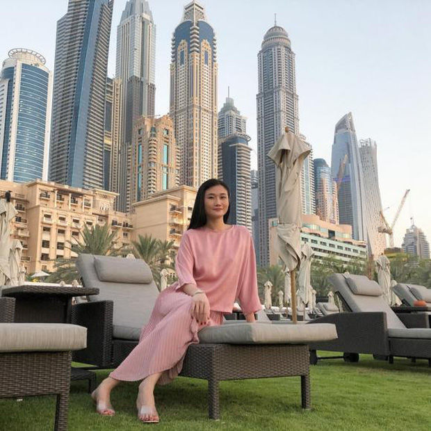 Á quân Next Top lấy chồng giàu, định cư Dubai: lên tạp chí như đi chợ