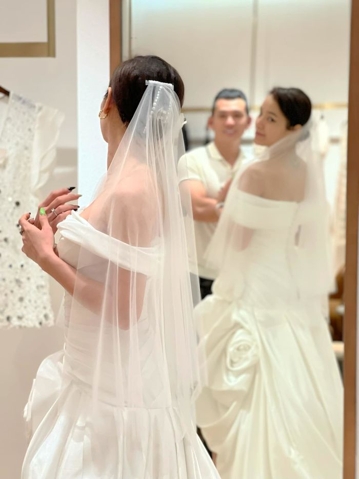 Ảnh hot sao Việt 16/2: Lý Bình đưa Phương Trinh Jolie đi thử váy cưới
